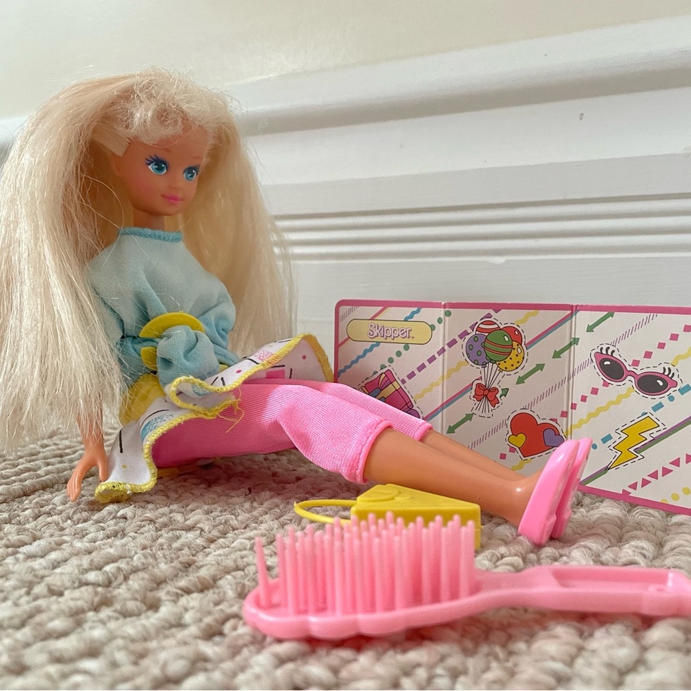 Vintage 1989 Mattel Barbie COOL TOPS Skipper Doll and Accessories